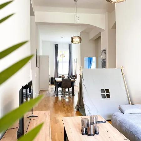 Grosse 3-raum Luxus-unterkunft Mit 2 Badern, Waschtrockner & Kostenfreier Tiefgarage In Innenstadtnahe Apartment *