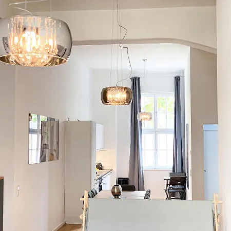 Apartment Grosse 3-raum Luxus-unterkunft Mit 2 Badern, Waschtrockner & Kostenfreier Tiefgarage In Innenstadtnahe Leipzig