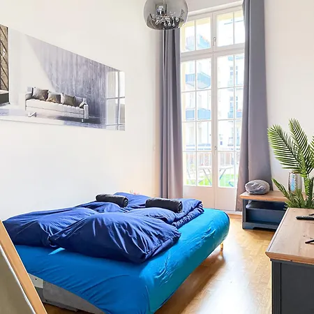 Grosse 3-raum Luxus-unterkunft Mit 2 Badern, Waschtrockner & Kostenfreier Tiefgarage In Innenstadtnahe