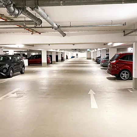 Grosse 3-raum Luxus-unterkunft Mit 2 Badern, Waschtrockner & Kostenfreier Tiefgarage In Innenstadtnahe *